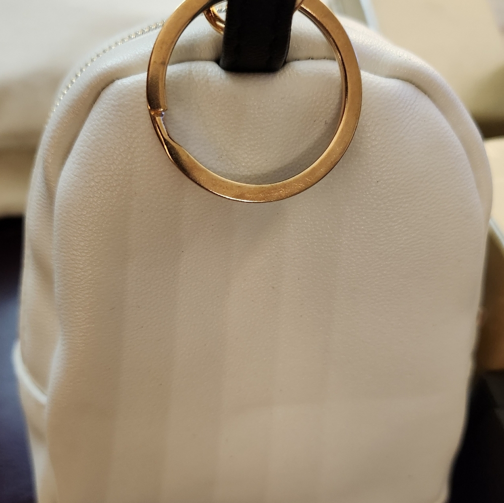 Backback Keychain - Picture 13 of 13